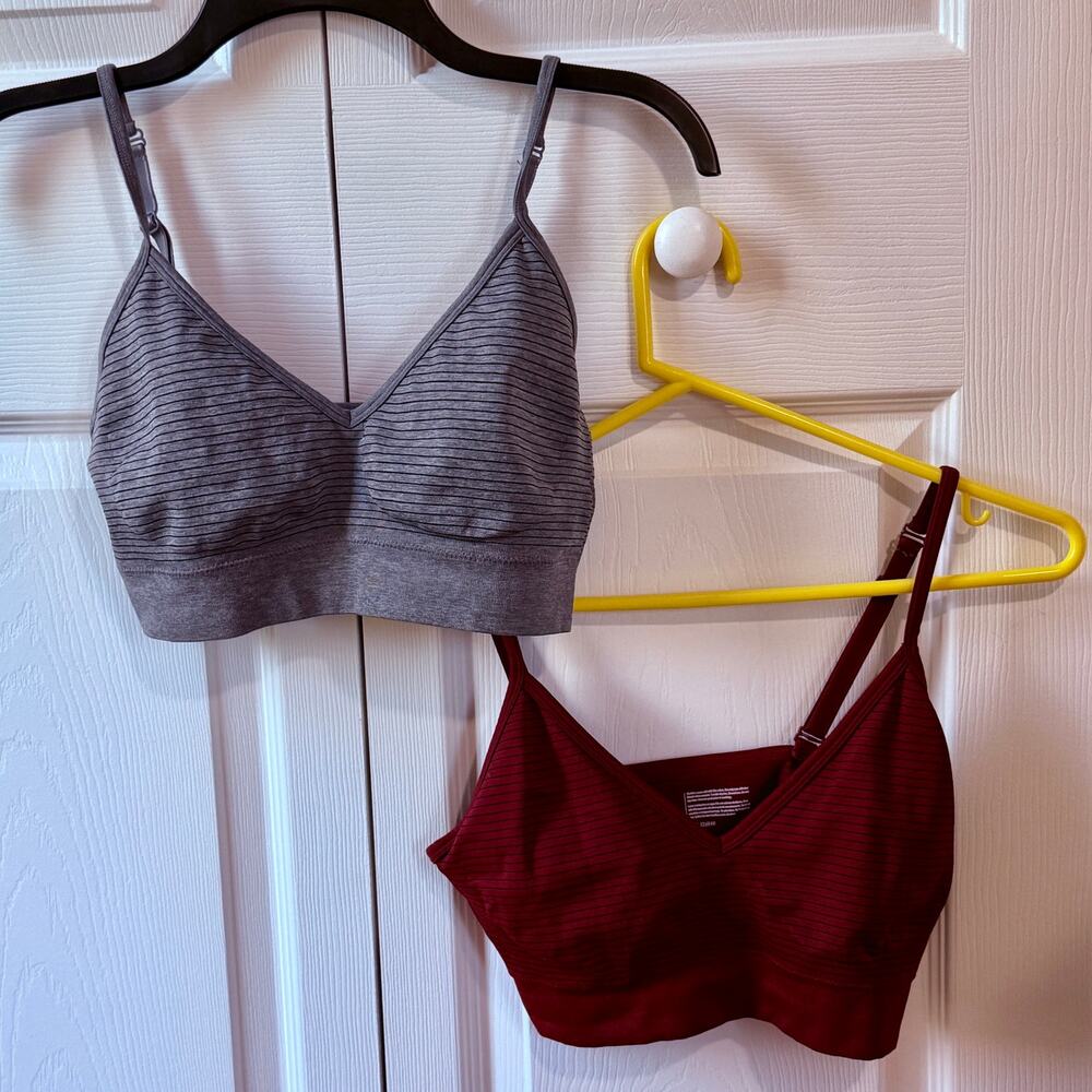 Lot of 2 Secret Treasures Seamless Bralettes Size Large. 1 Gray, 1 Red.